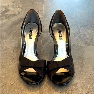 Women Black Peep Toe Heels, Bows on Front, 3 Inch Heel, Wedding, Party, Size 6.5